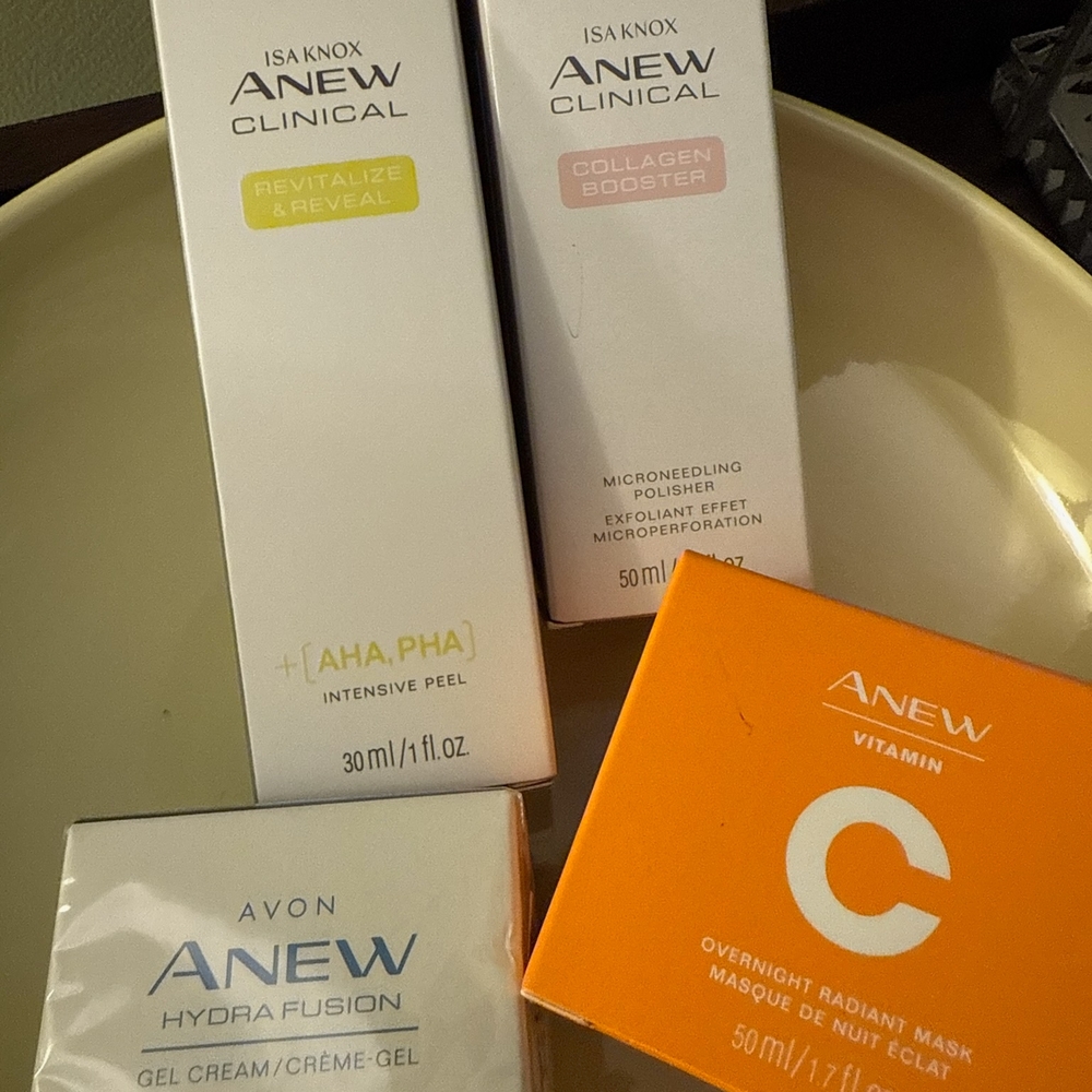 Avon Anew Skincare Set - White, Orange, Cream
